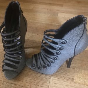 Bakers grey and black stilettos size 7 1/2.